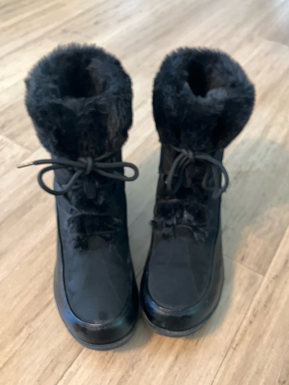 JBU black women lined cuffed lace up winter boots size 8